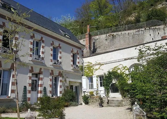 Les Troglos de la Tufolière